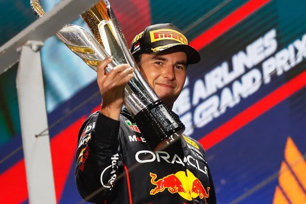 Llueven los elogios a Checo Pérez tras conquistar el GP de Singapur