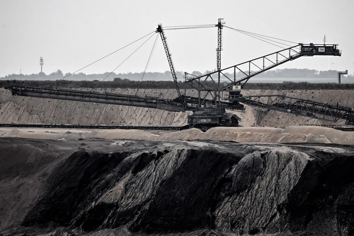 La guerra y la crisis económica empujan el uso de la energía limpia