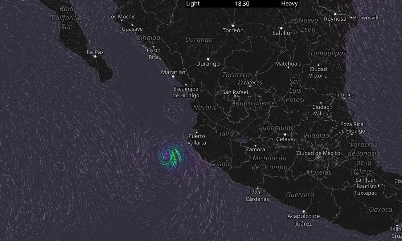 Huracán Roslyn alcanzó la categoría 4 y se dirige a la costa mexicana