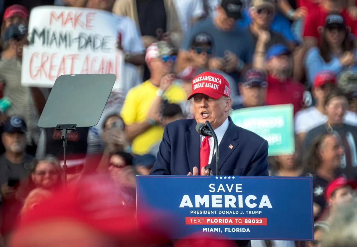 Trump insinúa que anunciará su candidatura presidencial el 15 de noviembre