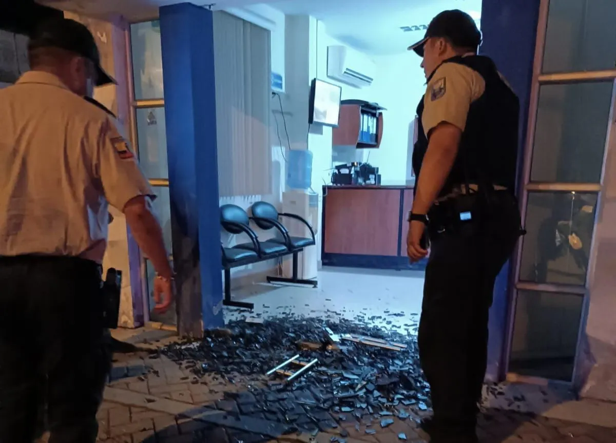 Policía de Ecuador fue nuevamente atacada