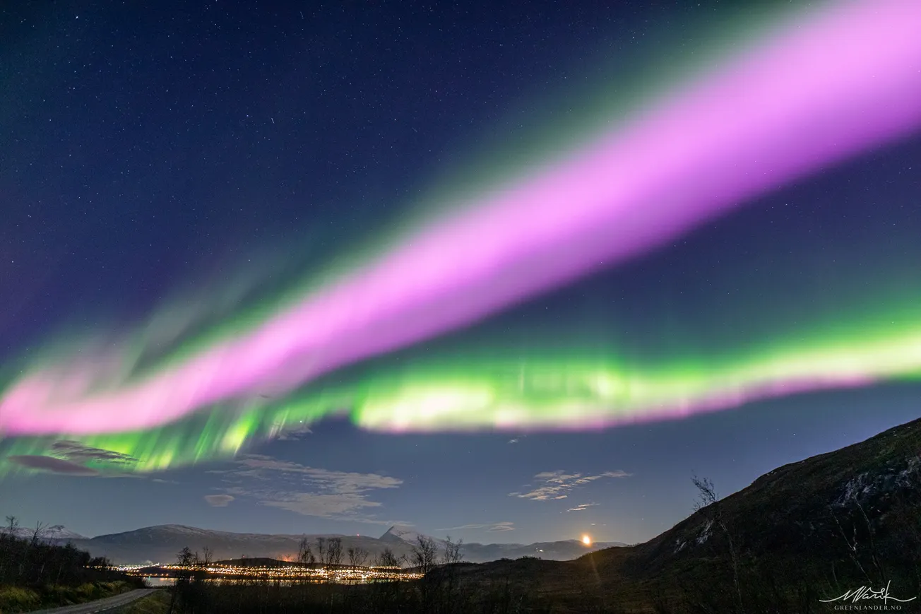 Tormenta solar provocó extrañas auroras boreales rosas en Noruega