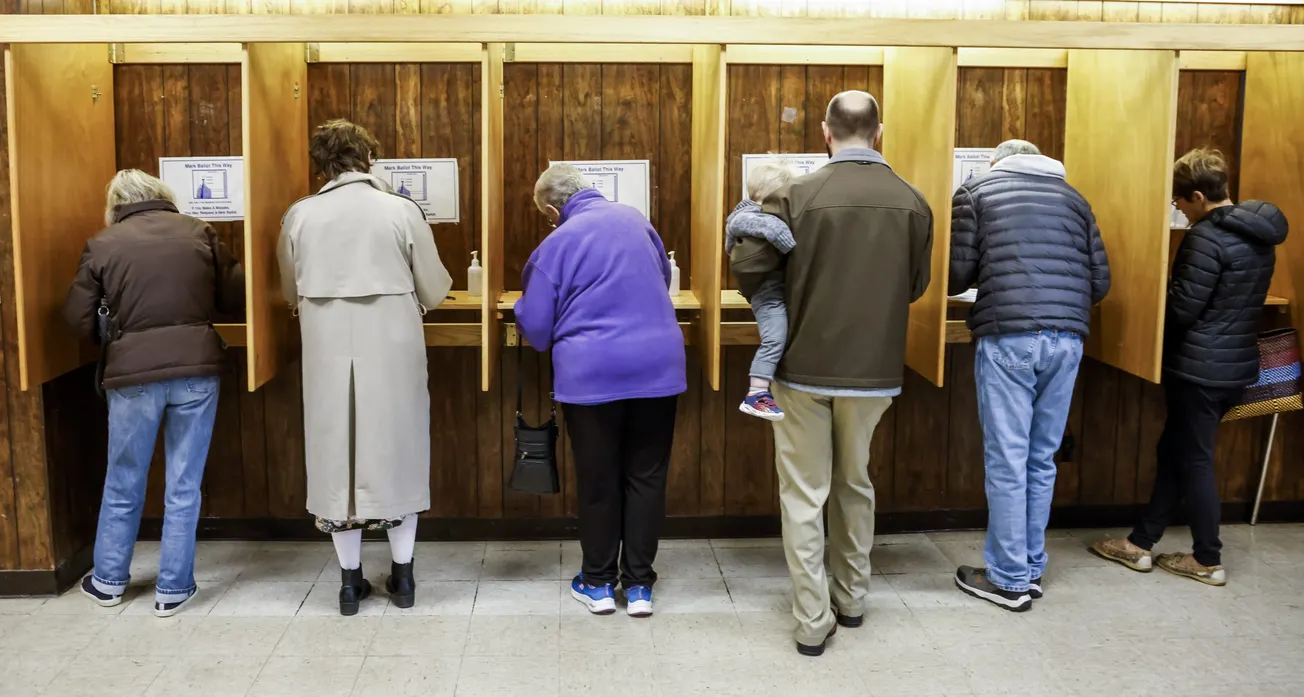 El DOJ monitorea las elecciones en 24 estados para verificar si se cumplen las leyes