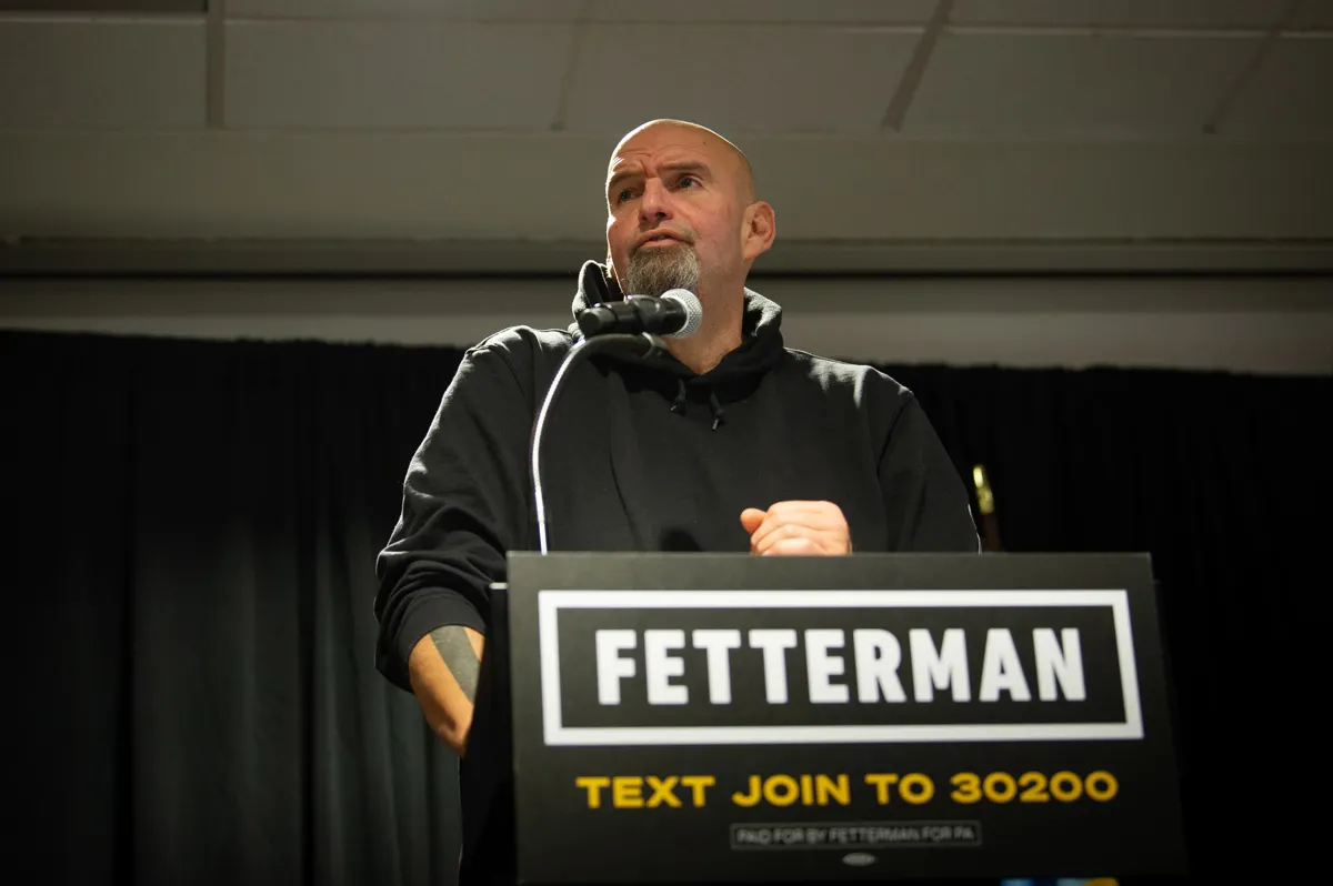 La población no es víctima inocente en la crisis de la democracia