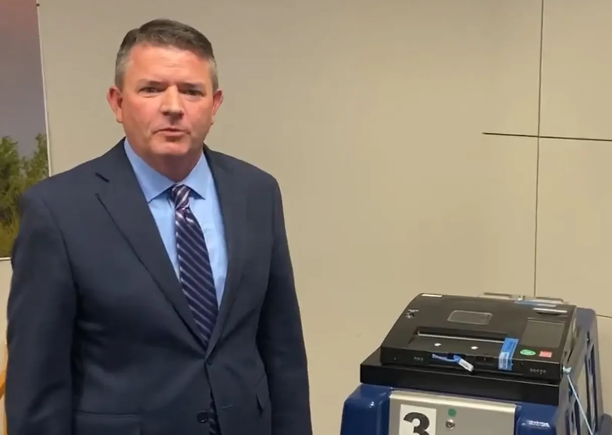 Arizona: máquinas de votación en Maricopa tienen problemas técnicos