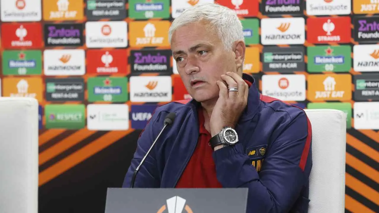 Mourinho explota contra uno de sus jugadores “Le pedí que se fuera de la Roma”