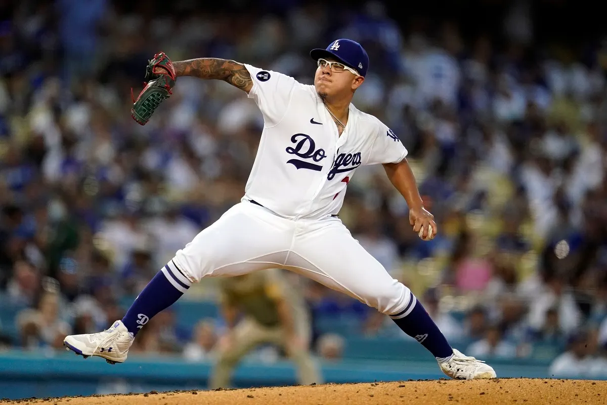 Julio Urías y Yordan Álvarez, entre los finalistas a los premios de la MLB