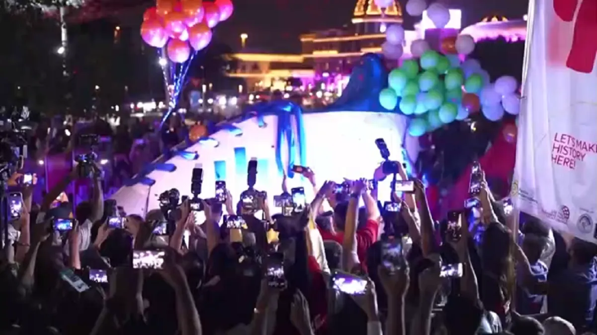 Qatar presentó la bota de fútbol más grande del mundo