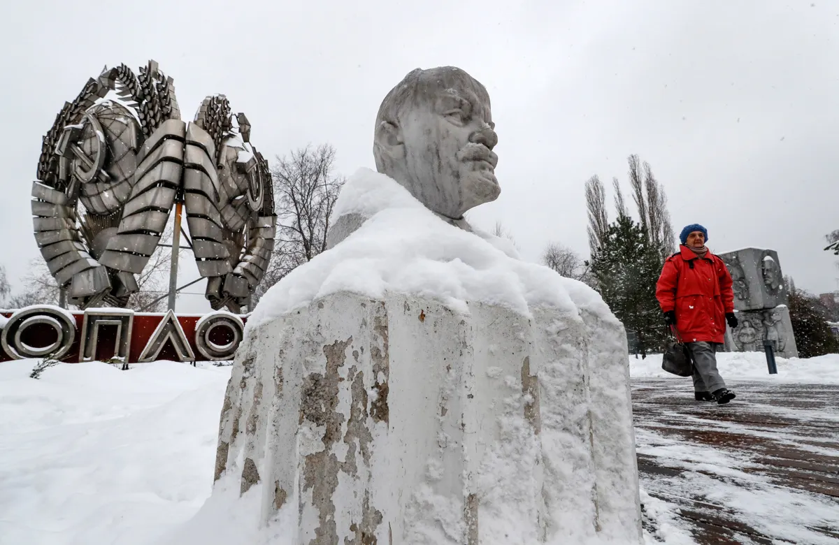 Este rabino exiliado recomienda a los judíos en Rusia abandonar el país mientras puedan