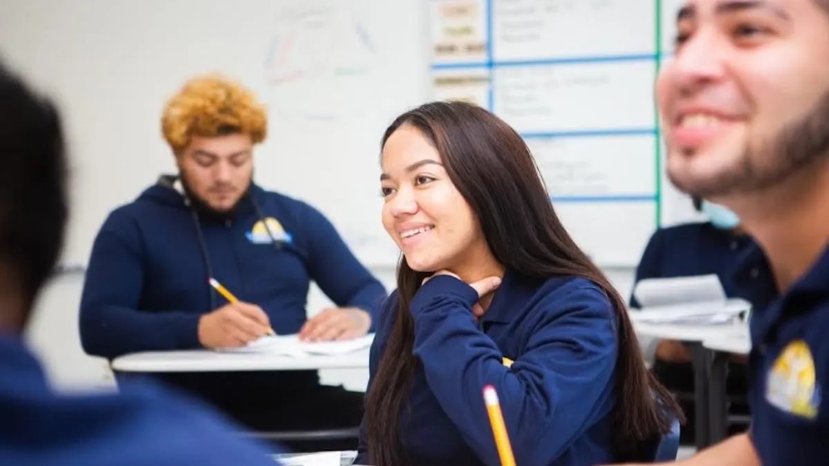 Si eres latino y no te has graduado en EEUU, puedes estudiar en Washington DC