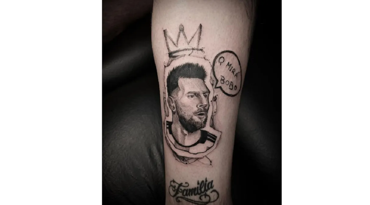 Hombre se viralizó al tatuarse la frase de Messi Qué mirás bobo