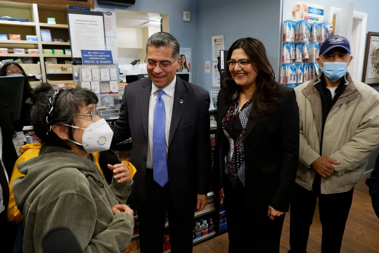 Secretario de Salud destaca beneficios de la disminución en costos de medicamentos