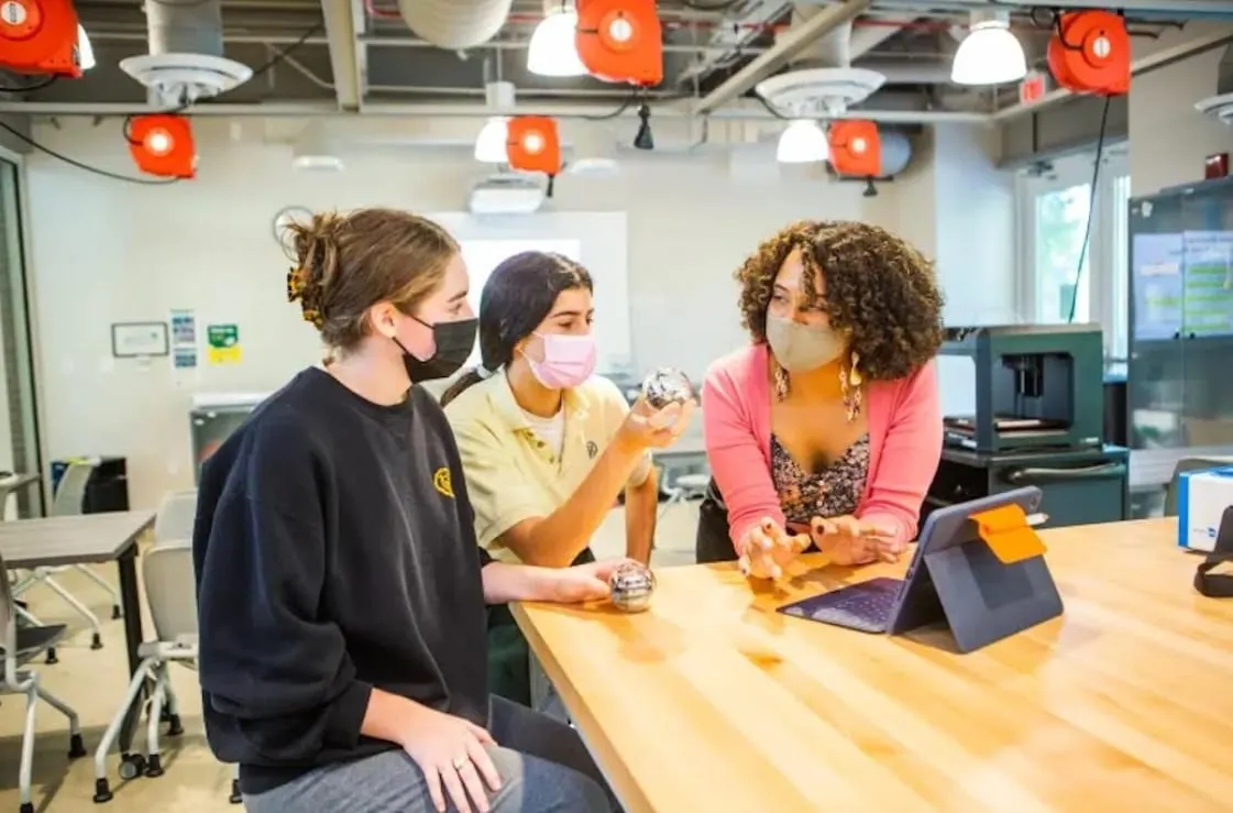 Una escuela con larga historia y solo para chicas