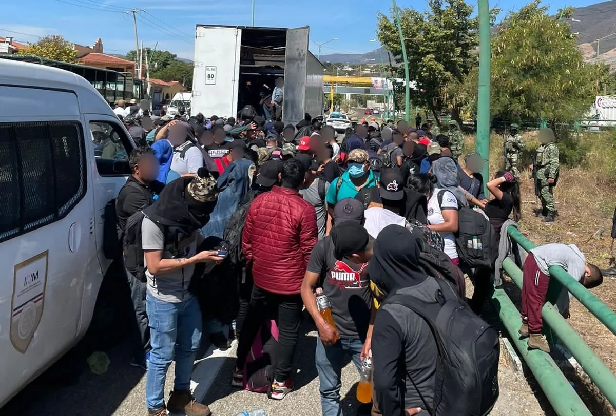 Los migrantes fueron rescatados del tráiler en Chiapas