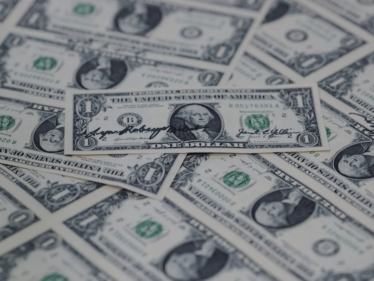 El conflicto entre grandes potencias pone en peligro el privilegio exorbitante del dólar