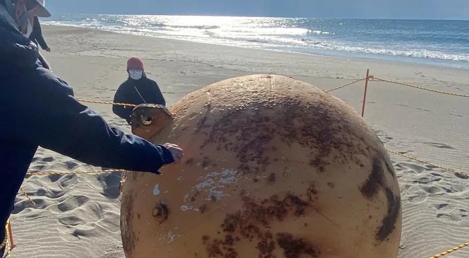 ¿Qué hay detrás de la misteriosa bola hallada en Japón?