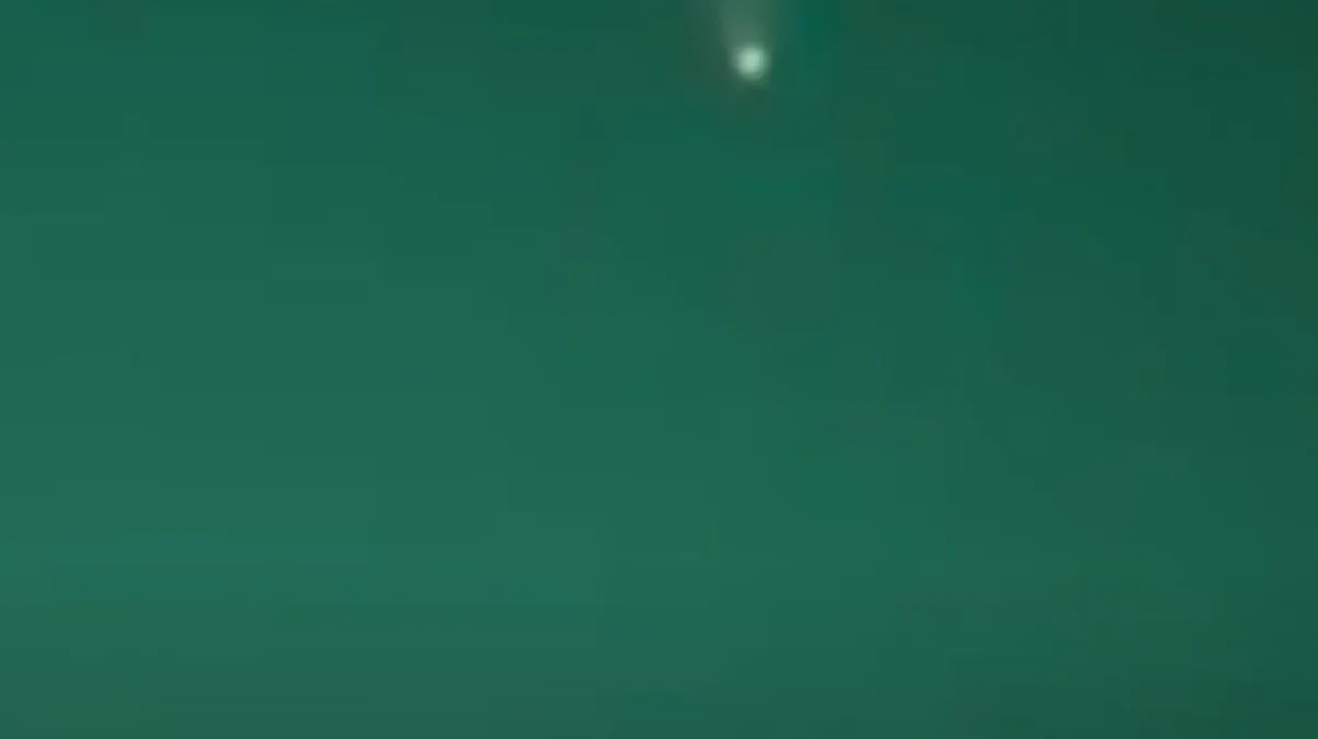 Hoy el cometa verde alcanzará su máximo acercamiento a la Tierra En vivo su trayectoria