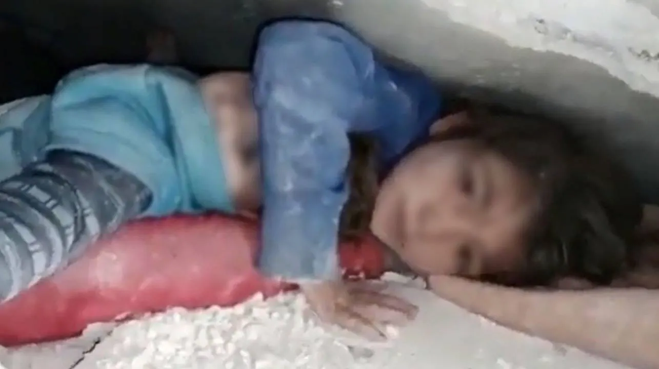 niña siria rescatada