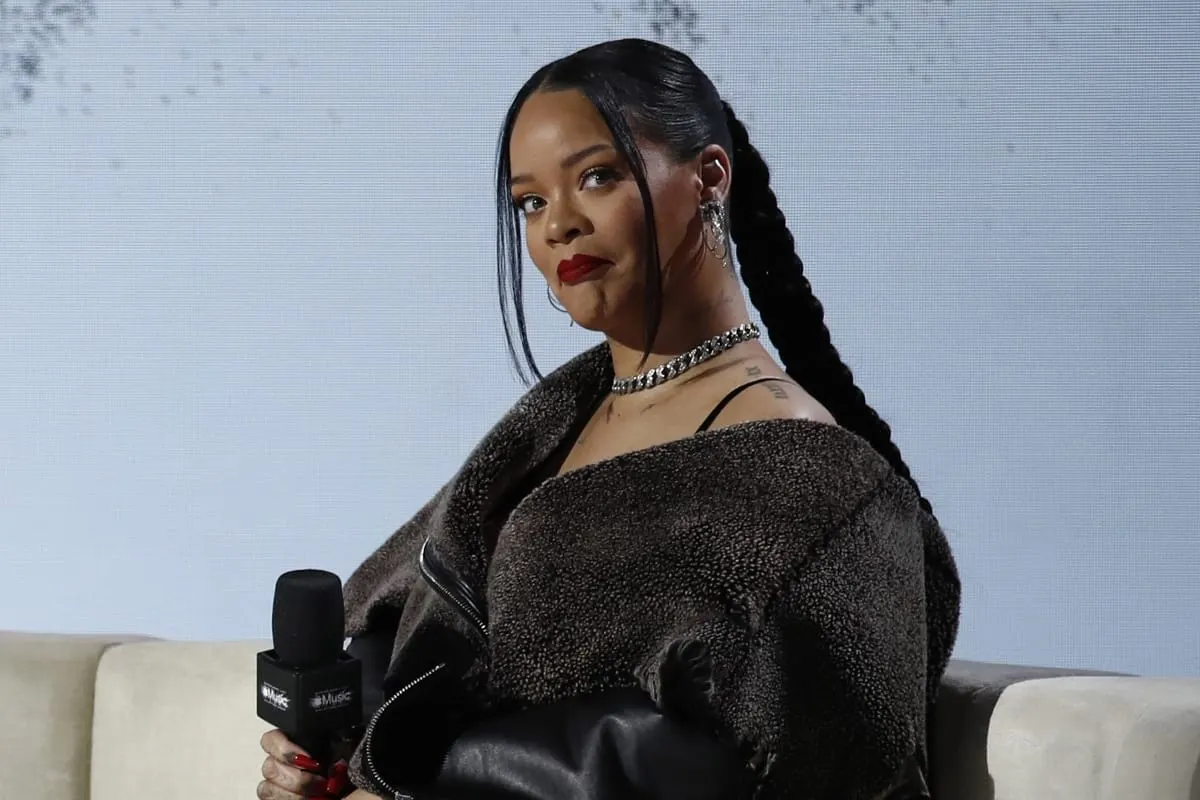 Rihanna no ganará nada por su presentación en el Super Bowl. ¿Por qué?