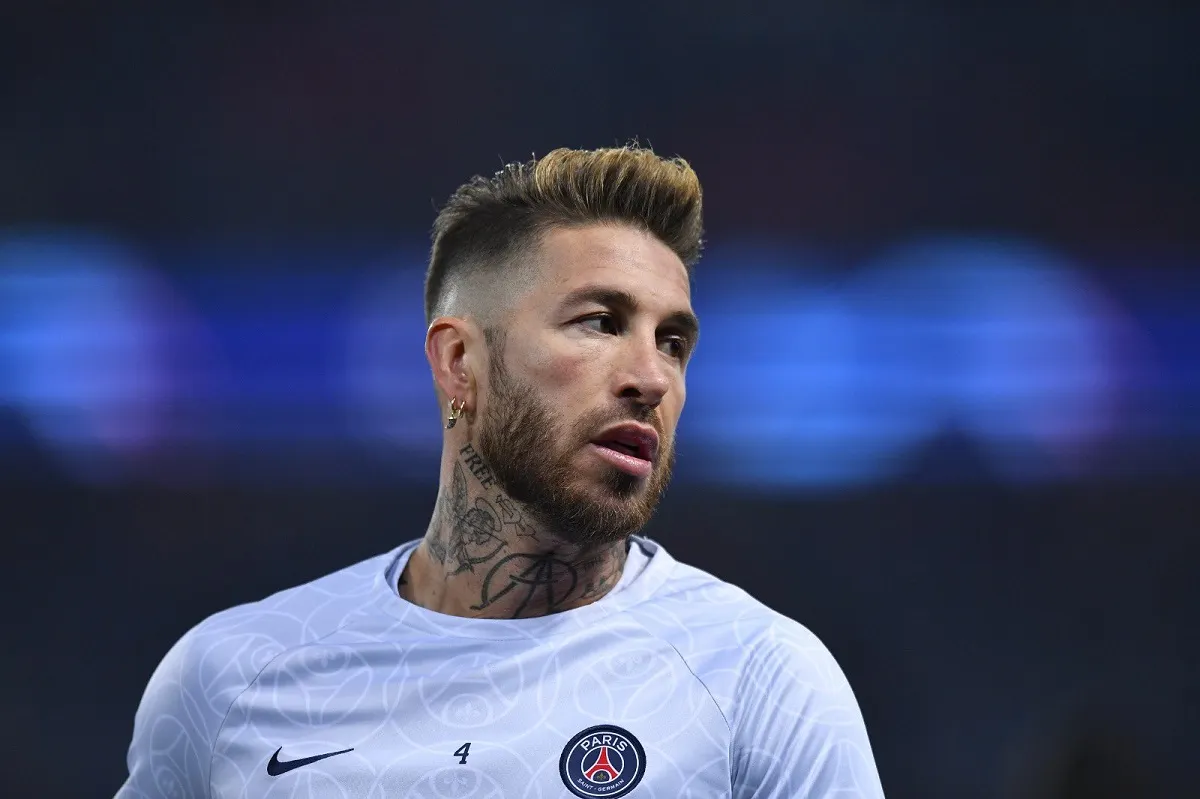 Critican a Sergio Ramos por empujar violentamente a un fotógrafo