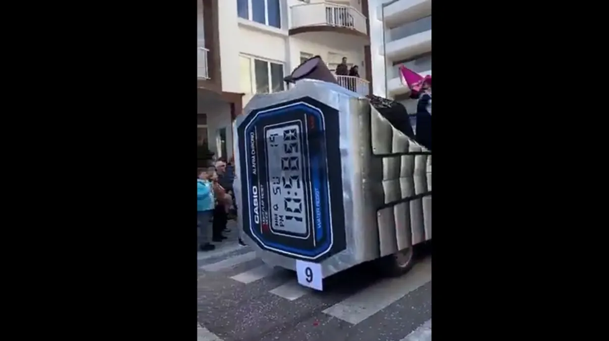 Shakira y Piqué lideran comparsas de carnaval en España