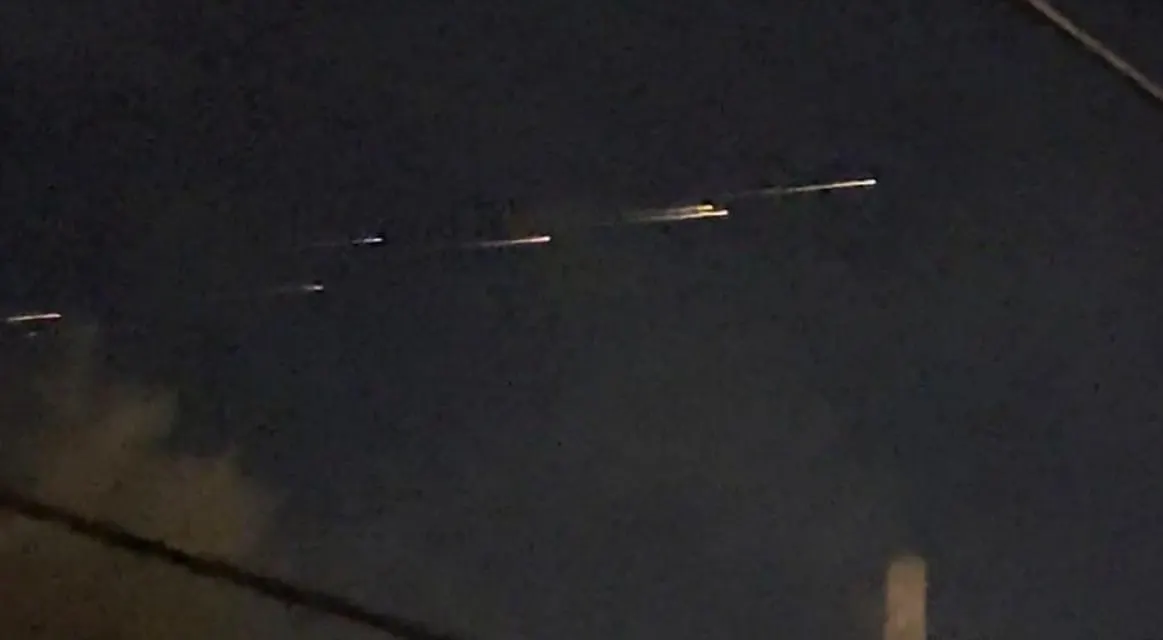 Extraños objetos luminosos se vieron en el cielo de California durante el Día de San Patricio