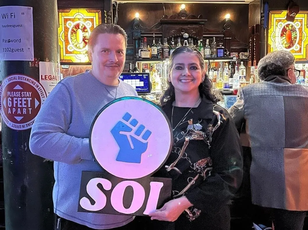 Joven crea app para promover negocios latinos del DMV