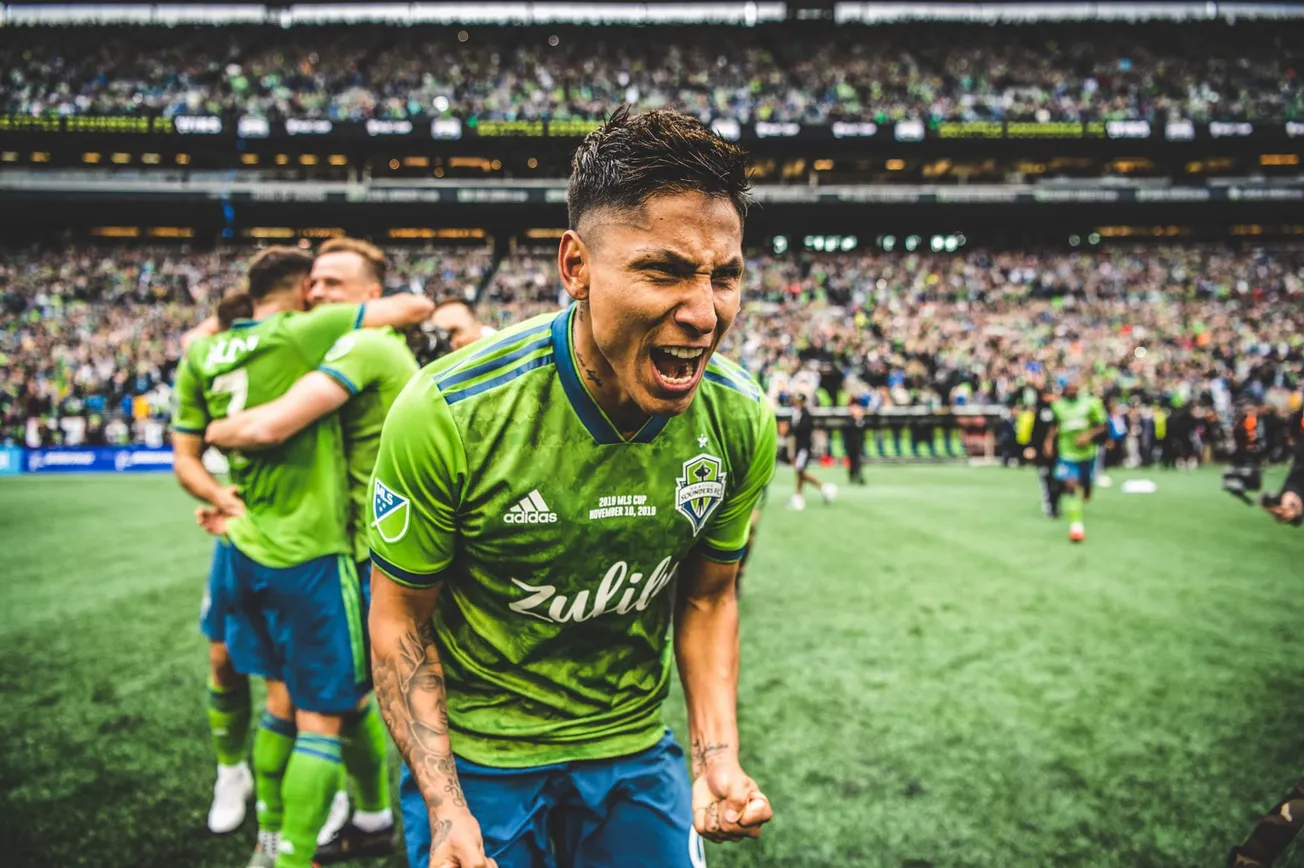 Raúl Ruidíaz celebra triunfo del Seattle Sounders en Concacaf Champions League