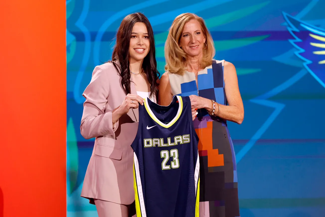 Lou López en el Draft de la WNBA
