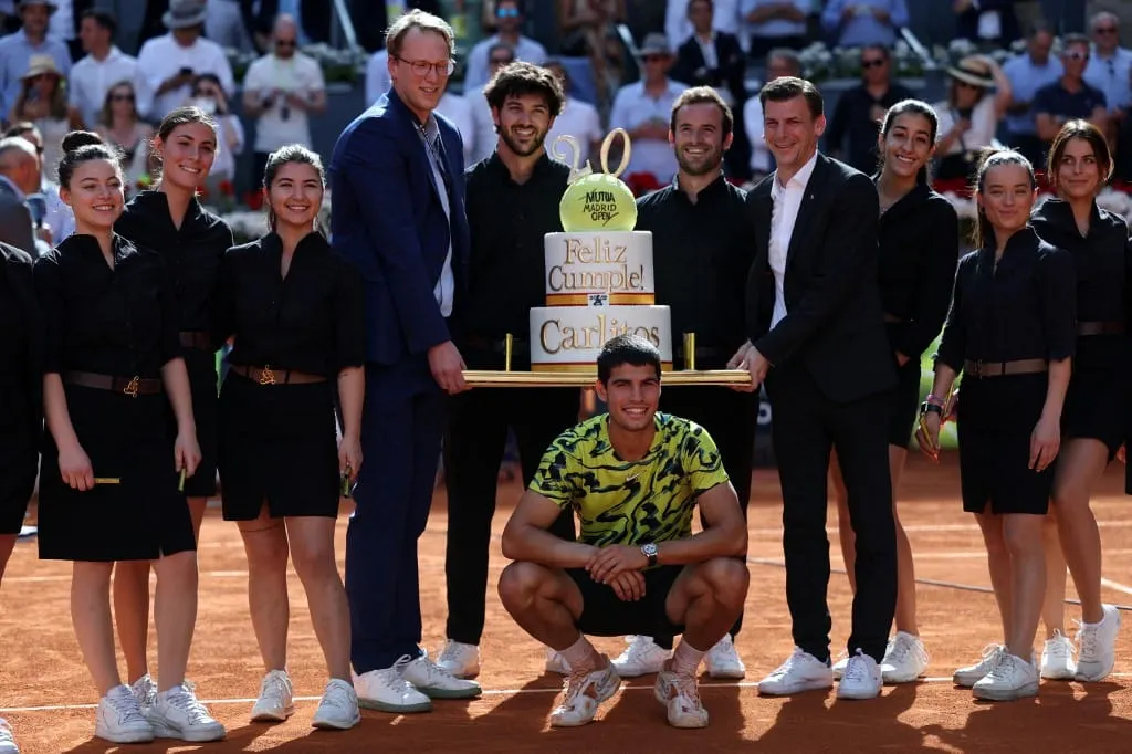 Alcaraz brilla en su cumpleaños y se planta en la final de Madrid