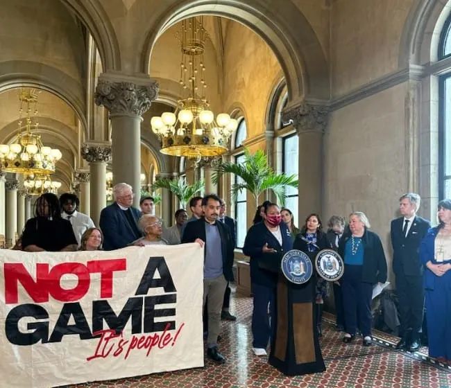 Senado de NY vs. Wall Street: Los senadores buscan frenar a los fondos buitre