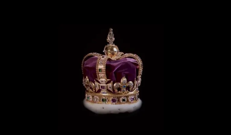 Corona de Carlos III como rey del Reino Unido