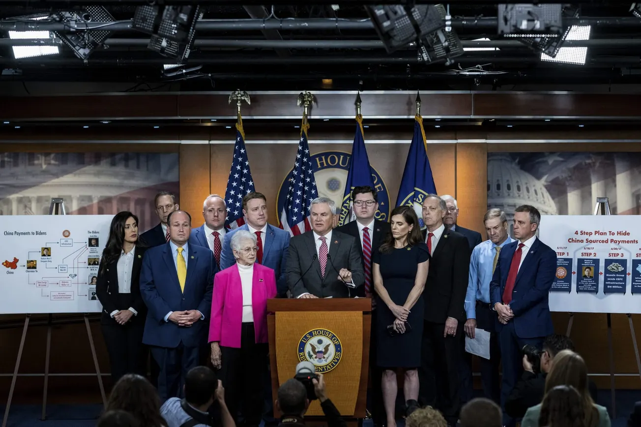 Demócratas alegan que informe del GOP sobre la familia Biden no evidencia crímenes