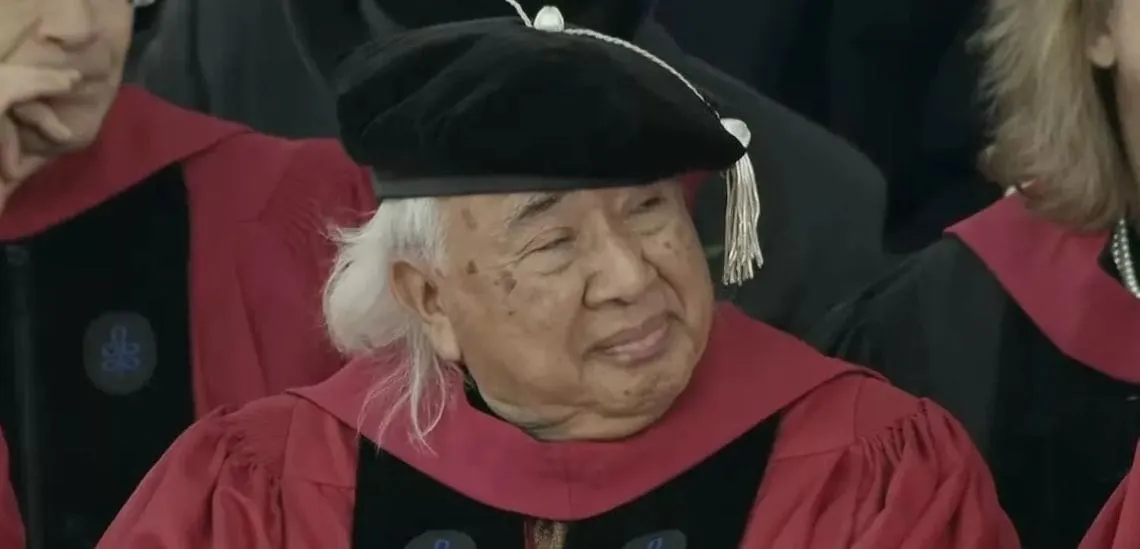 Hugo Morales, pionero en la radiodifusión y orgullo latino, es distinguido con doctorado honorífico de Harvard