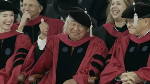 Perfil | ¿Quién es Hugo Morales, primer latino y mexicano indígena en recibir doctorado honorífico de Harvard?