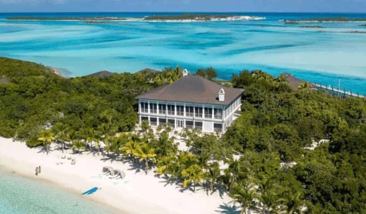 La isla de los Piratas del Caribe y James Bond está en venta: así es el paraíso que puedes comprar por 100 millones