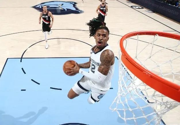 Suspenden (por segunda vez) a la estrella de la NBA Ja Morant por mostrarse con un arma en un video