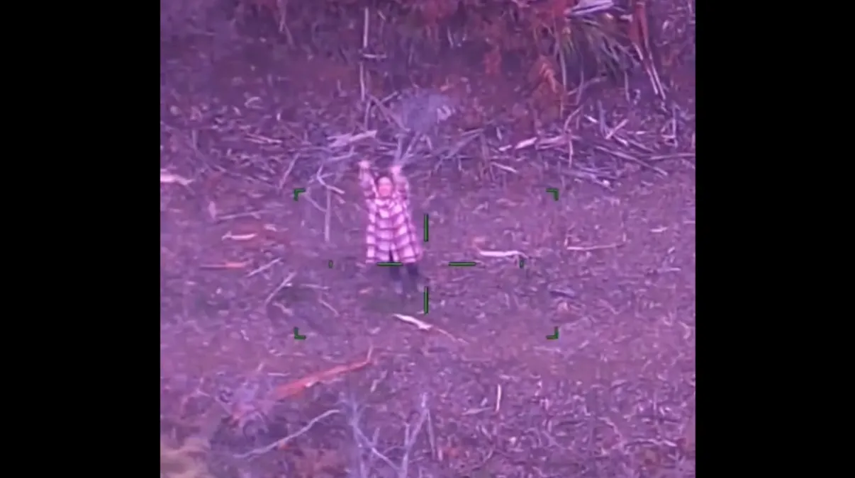 Mujer se pierde en un matorral y sobrevive cinco días con paletas de caramelo y vino