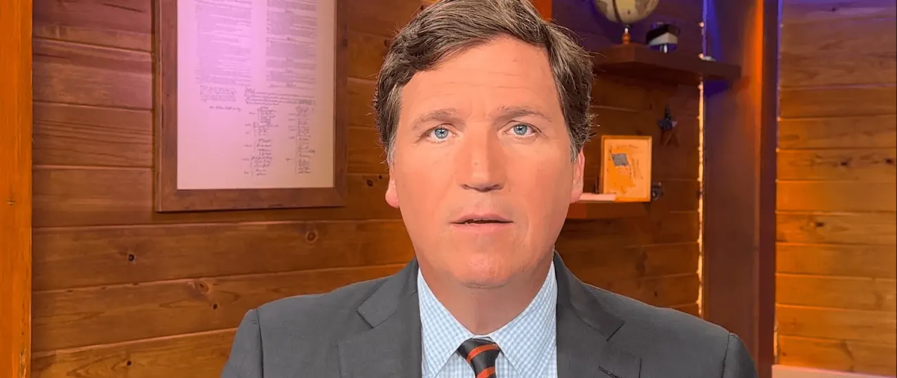 Tucker Carlson, de desinformador a objeto de desinformaciones
