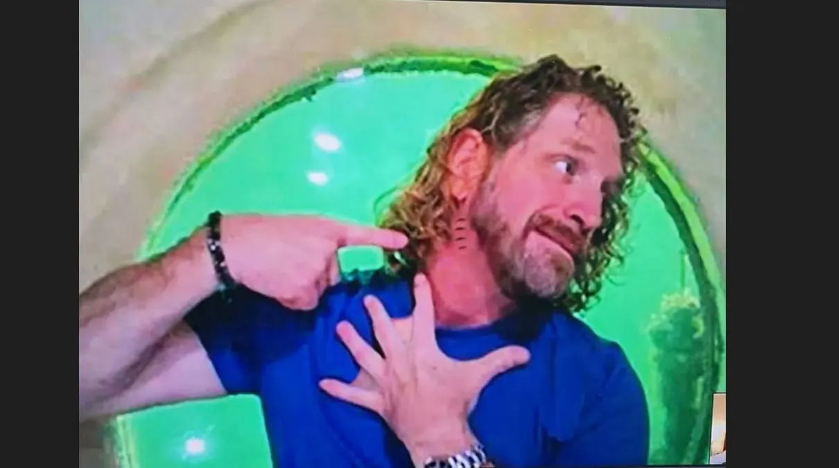 Un profesor de Florida establece récord al vivir 74 días bajo el agua