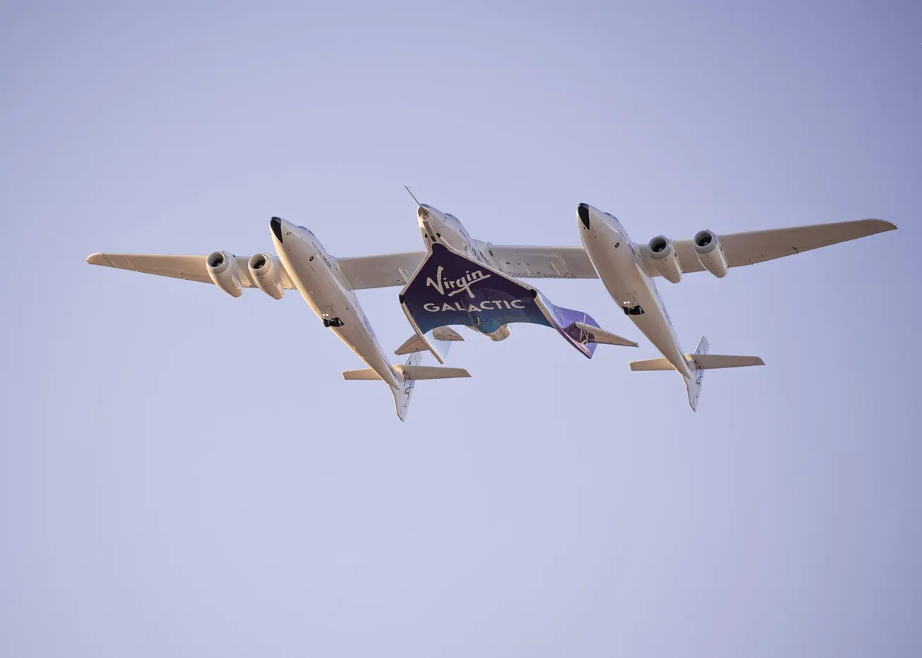 Virgin Galactic hace historia con su primer vuelo comercial al espacio
