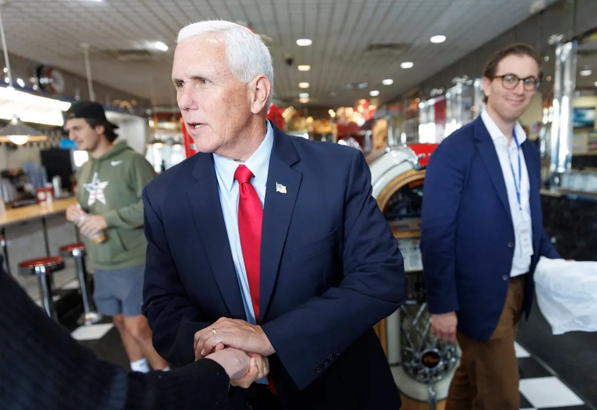 Mike Pence hace campaña en New Hampshire