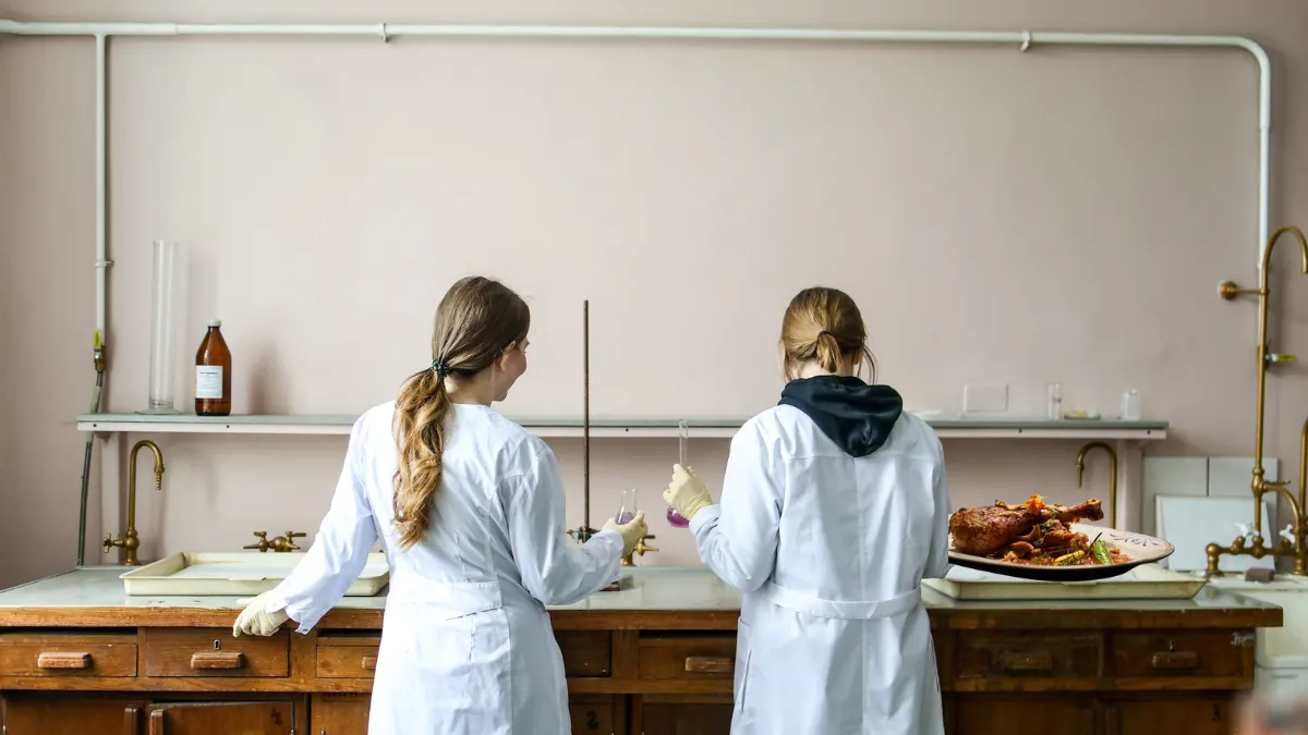 EEUU aprueba la venta de carne cultivada de pollo: ¿El futuro de la alimentación?