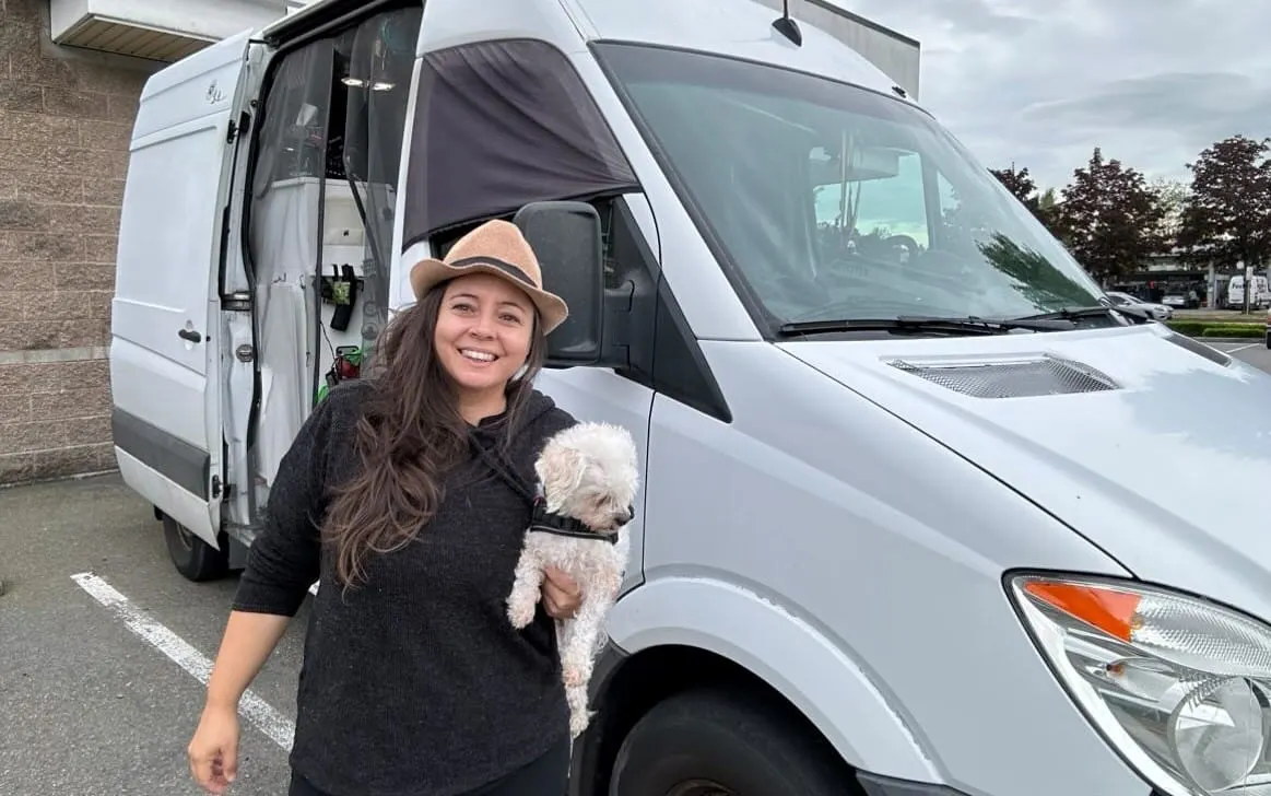 Esta latina ha recorrido casi todo Estados Unidos en una van