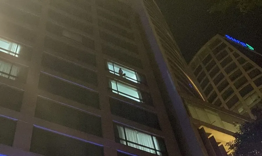 Mujer se suicidó en hotel del Paseo de la Reforma en México