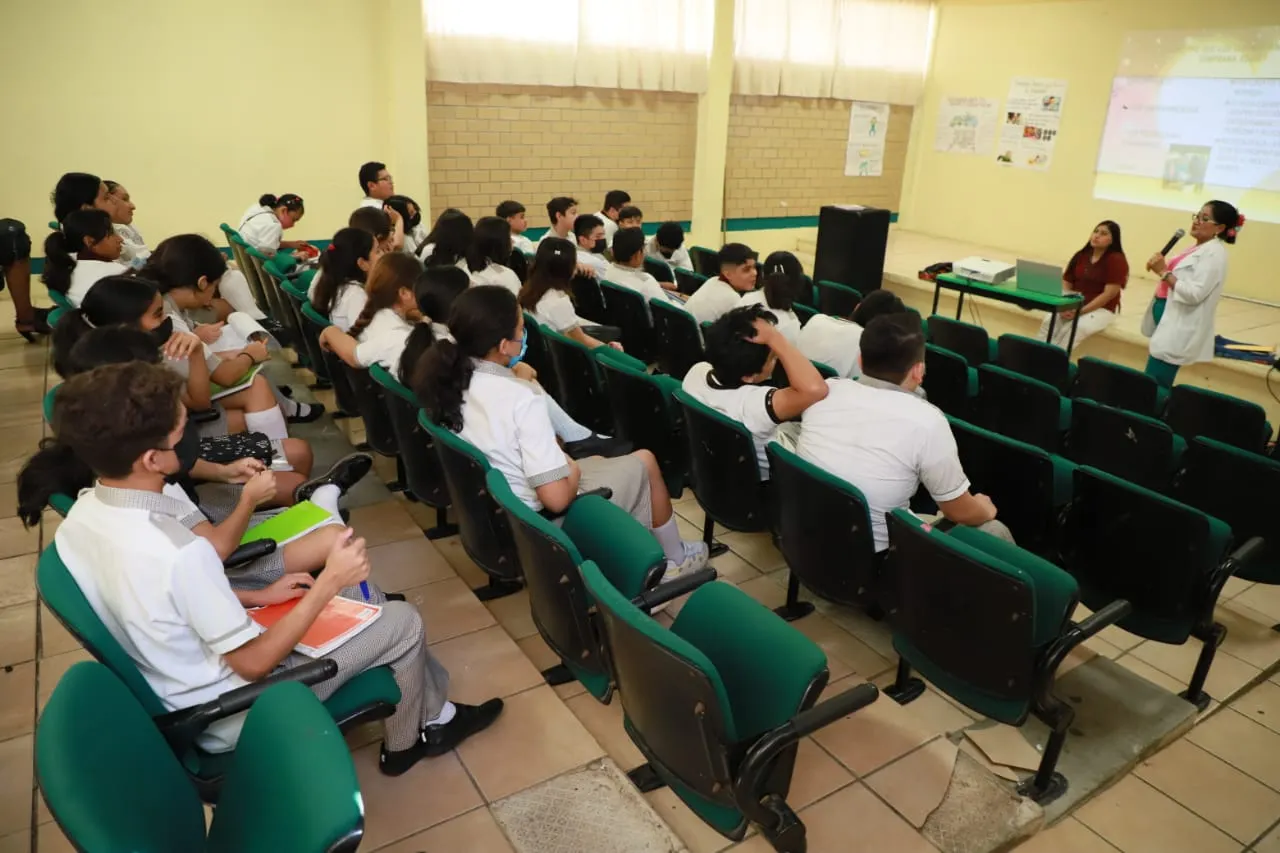 Por ola de calor en México suspenden clases en Michoacán