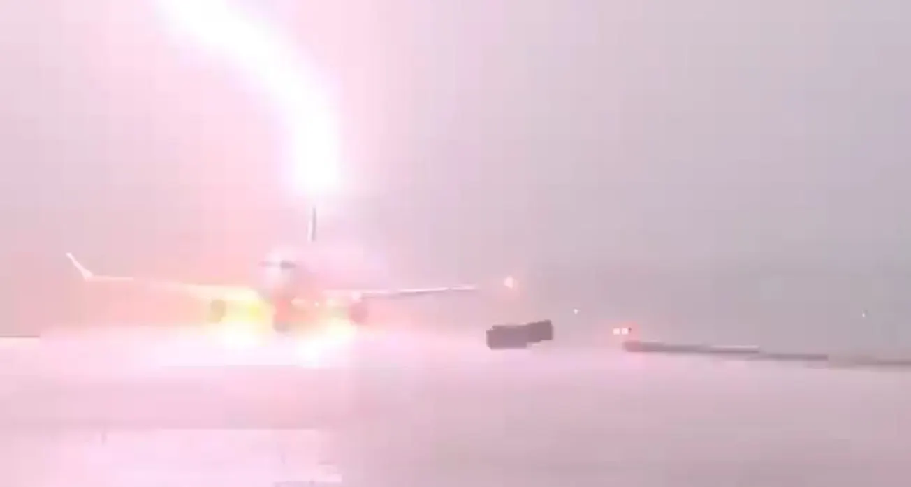 Un rayo impactó sobre un avión en Arkansas