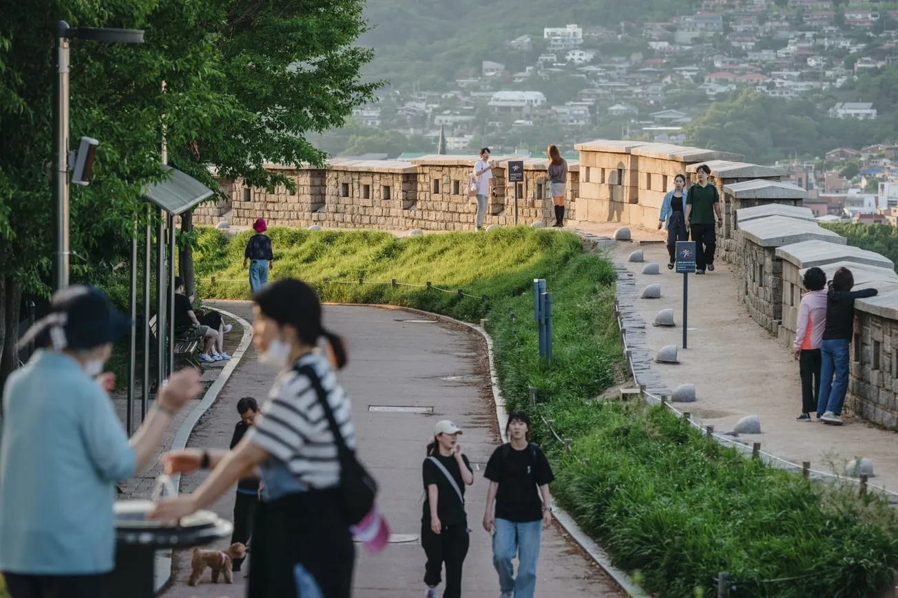 Los surcoreanos se están volviendo más jóvenes. Te explicamos cómo y por qué 