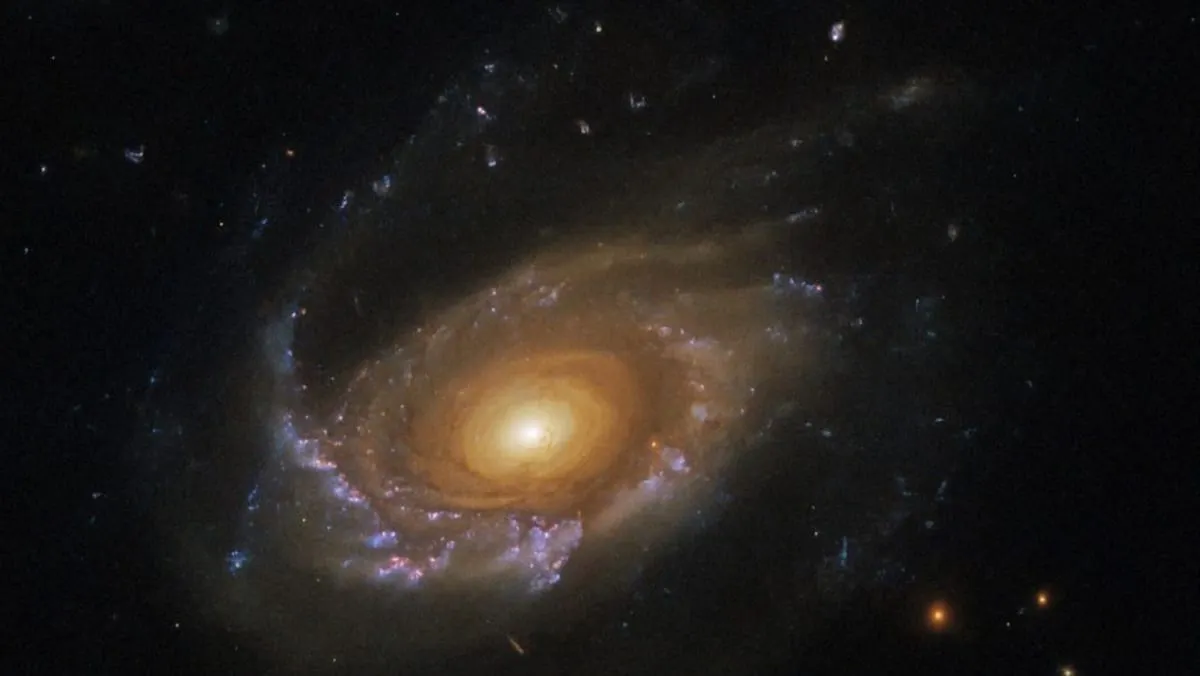 Telescopio Hubble captura una galaxia que tiene forma de medusa