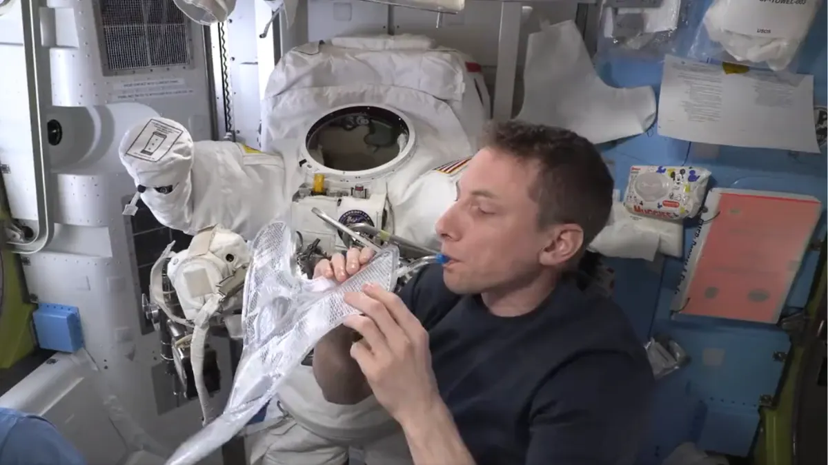 Orina espacial: el ingrediente secreto del agua de los astronautas